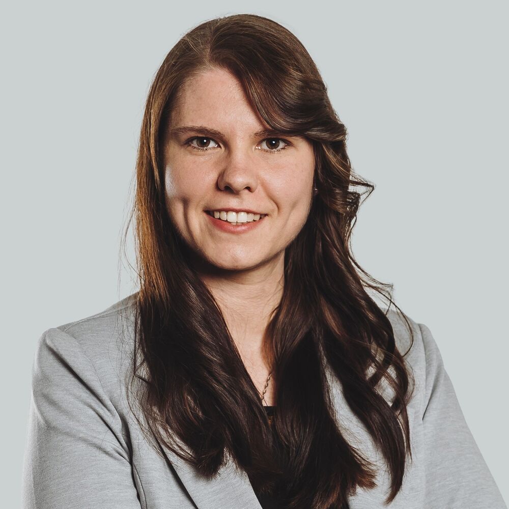 Petra Dübendorfer (BSc HLKS), Gebäudetechnikplanerin bei PB Ingenieure für Energie- und Gebäudetechnik. (Bilder: Janmaat Fotografie, zVg)